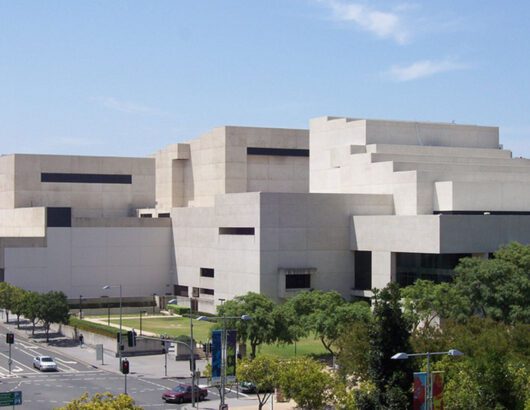 By Joe Gatling from Ho Chi Minh City, Vietnam - Queensland Performing Arts Complex, CC BY 2.0, https://commons.wikimedia.org/w/index.php?curid=11983514